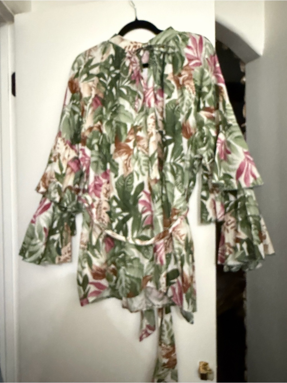 Floral Leaf Print Ruffle-Sleeve Women's Top - Green/Pink